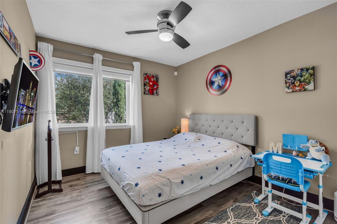 На продажу: $1,035,000 (4 спален, 3 ванн, 2498 Квадратных фут)