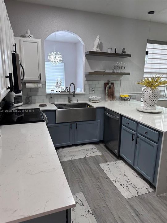 出租: $3,850 (3 贝兹, 2 浴室, 2104 平方英尺)