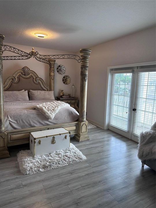 出租: $3,850 (3 贝兹, 2 浴室, 2104 平方英尺)