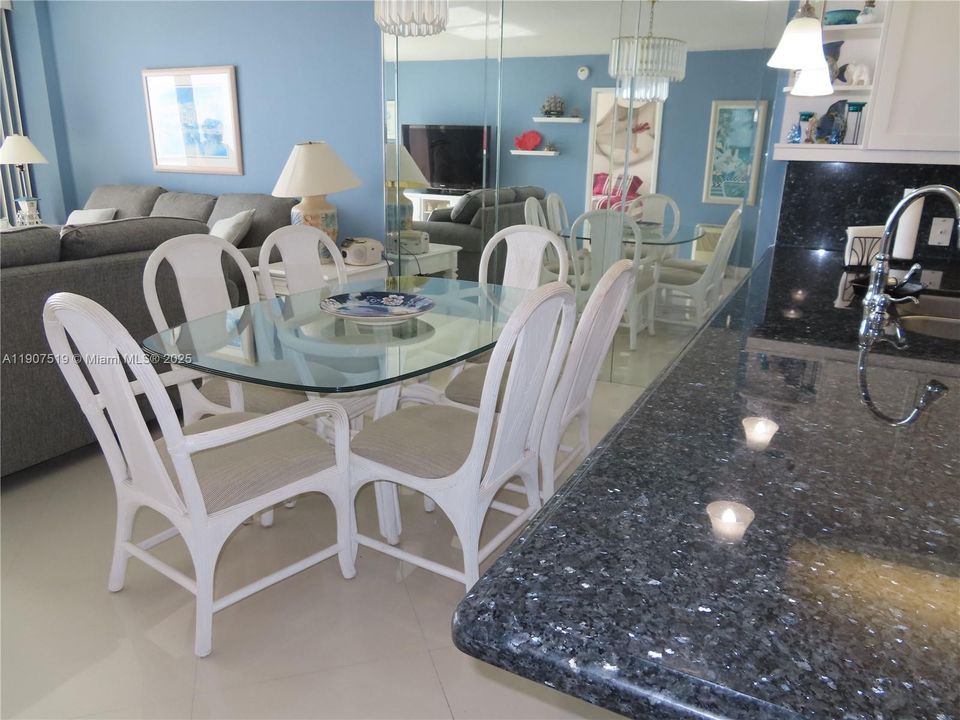 For Rent: $3,700 (1 beds, 2 baths, 824 Square Feet)