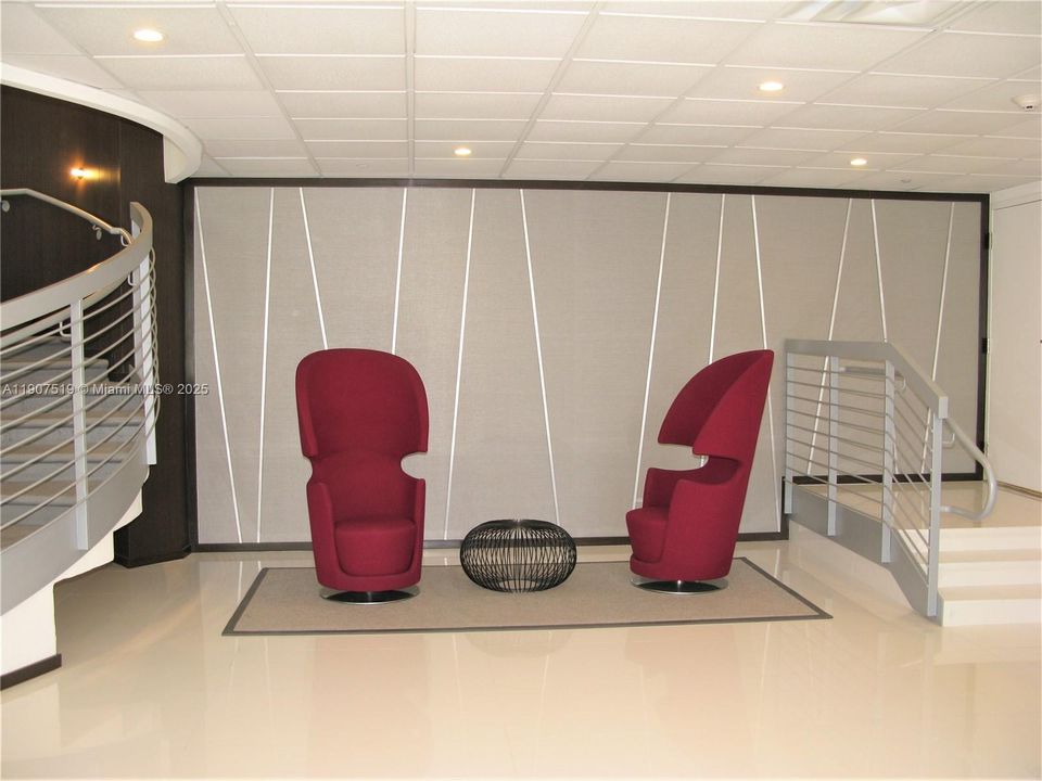 For Rent: $3,700 (1 beds, 2 baths, 824 Square Feet)