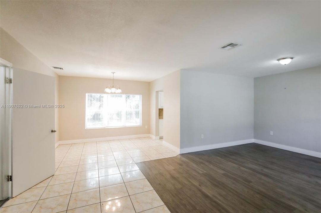 Recently Rented: $2,565 (3 beds, 2 baths, 2160 Square Feet)