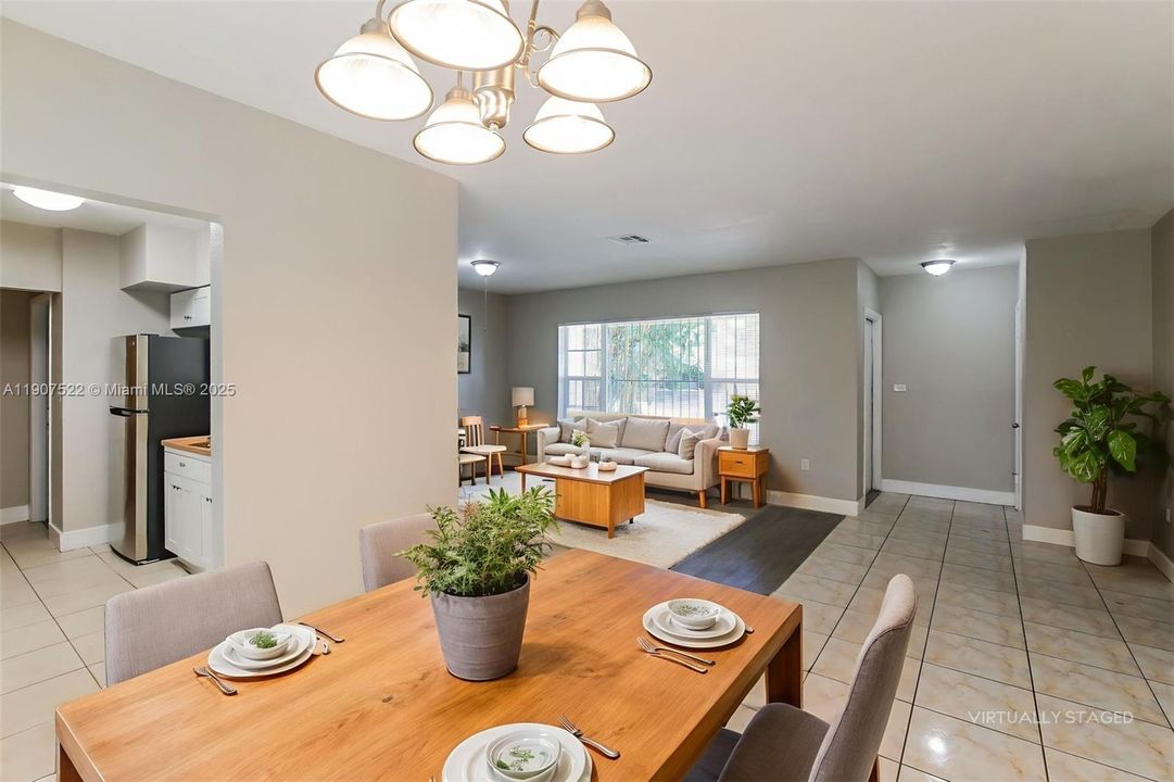 Recently Rented: $2,565 (3 beds, 2 baths, 2160 Square Feet)