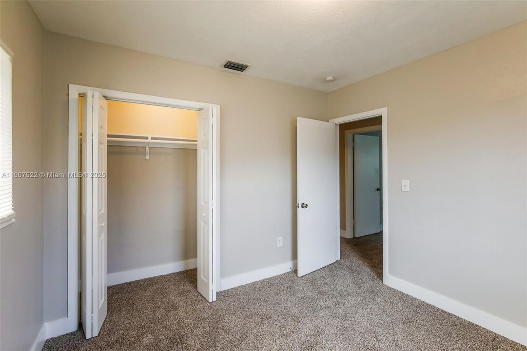 Recently Rented: $2,565 (3 beds, 2 baths, 2160 Square Feet)