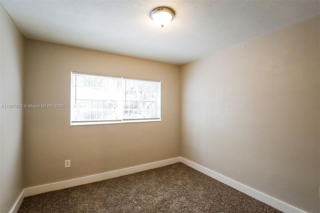 Recently Rented: $2,565 (3 beds, 2 baths, 2160 Square Feet)