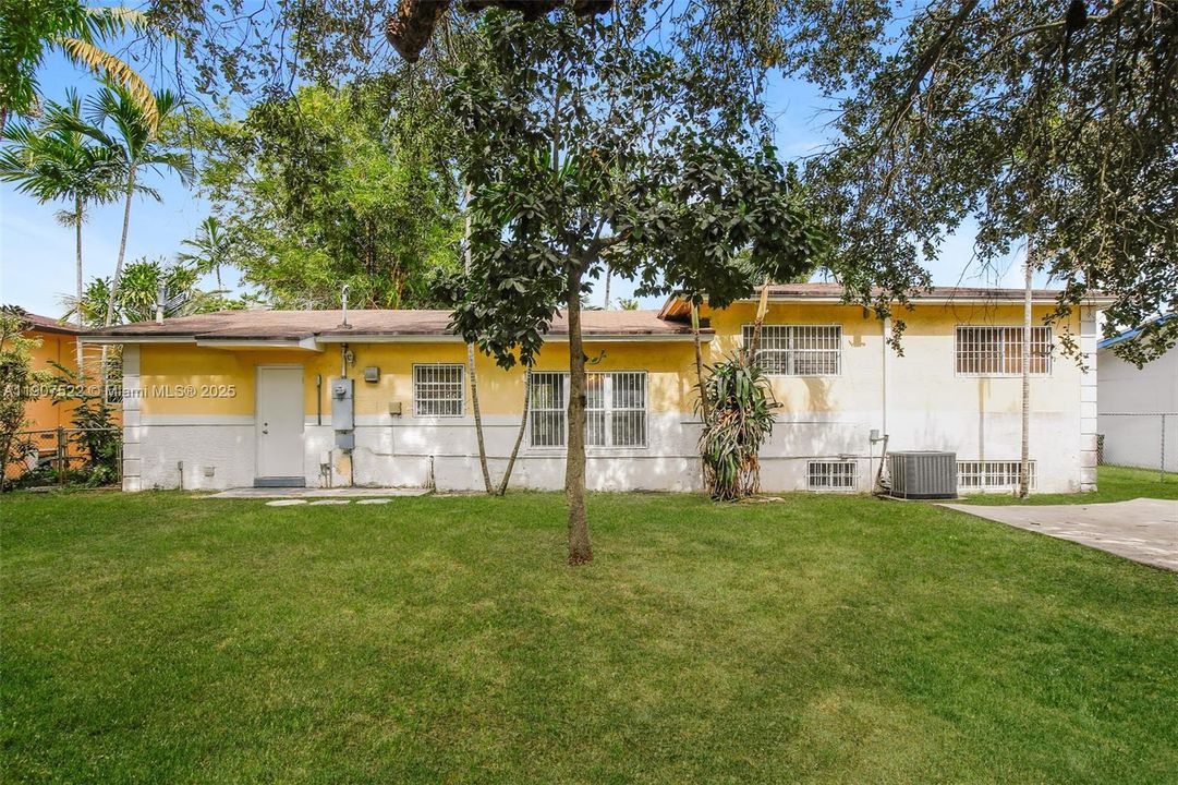 Recently Rented: $2,565 (3 beds, 2 baths, 2160 Square Feet)