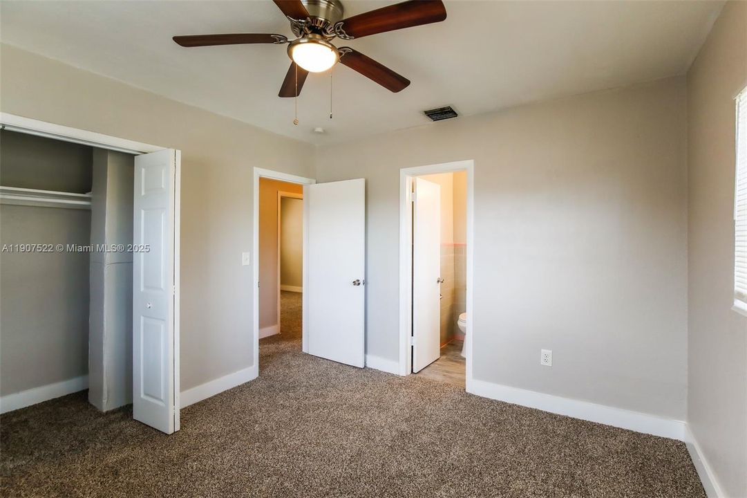 Recently Rented: $2,565 (3 beds, 2 baths, 2160 Square Feet)