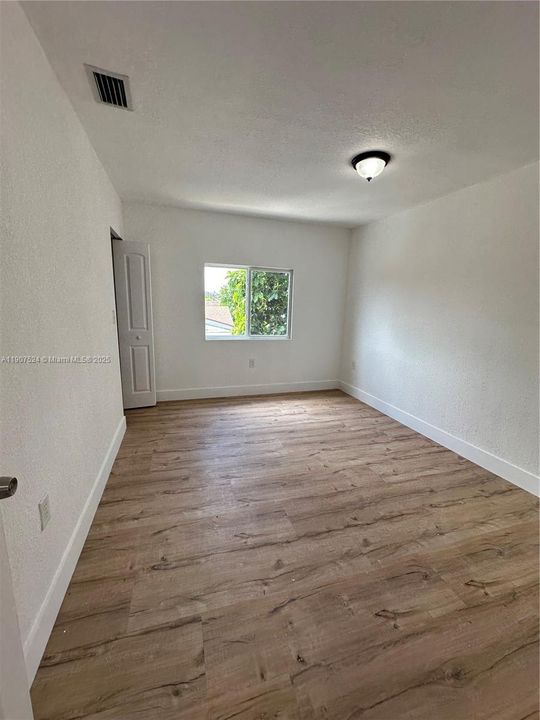 Active With Contract: $2,150 (4 beds, 4 baths, 812 Square Feet)