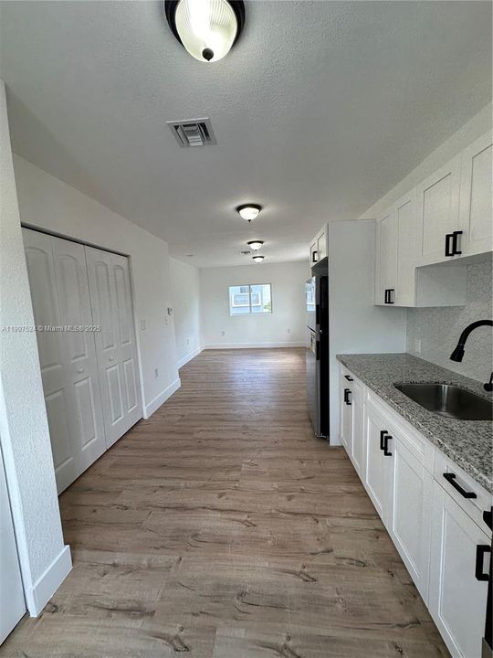 Active With Contract: $2,150 (4 beds, 4 baths, 812 Square Feet)