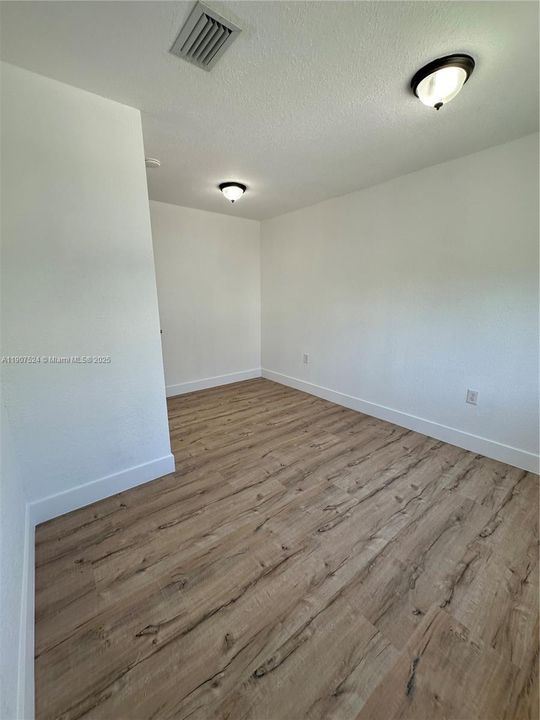 Active With Contract: $2,150 (4 beds, 4 baths, 812 Square Feet)