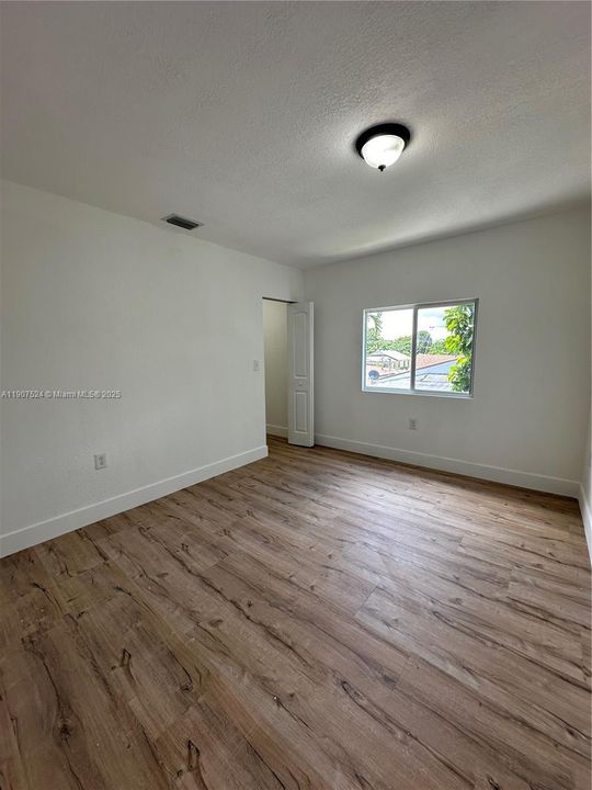 Active With Contract: $2,150 (4 beds, 4 baths, 812 Square Feet)