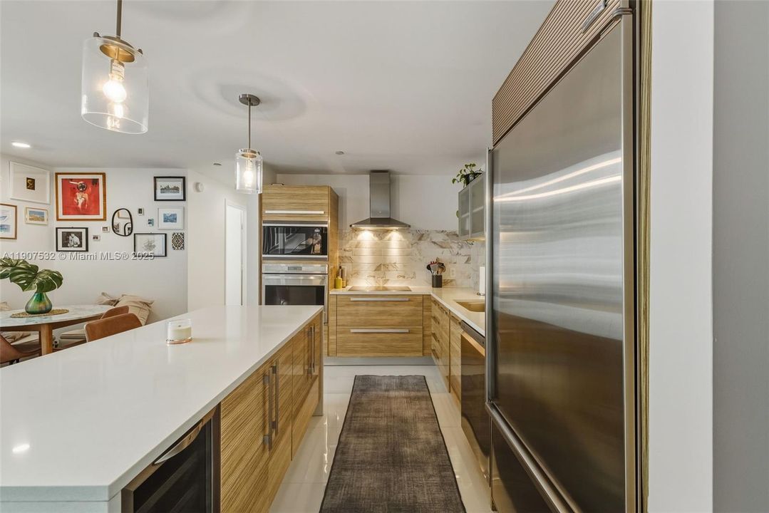 En Venta: $925,000 (2 camas, 2 baños, 1637 Pies cuadrados)