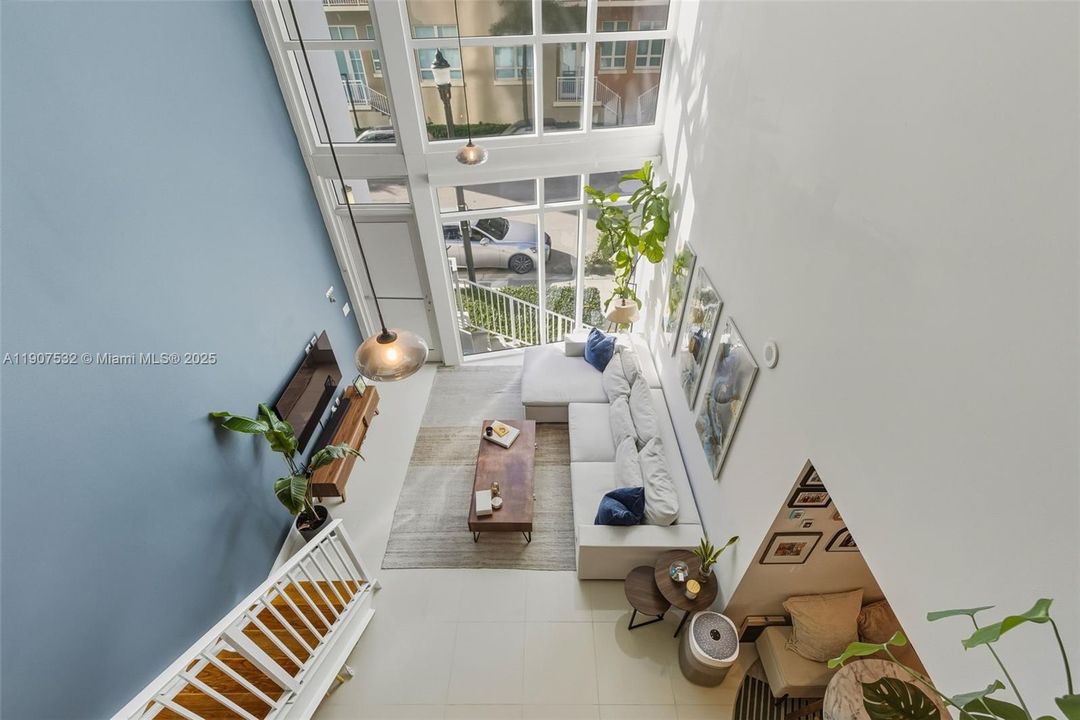 En Venta: $925,000 (2 camas, 2 baños, 1637 Pies cuadrados)