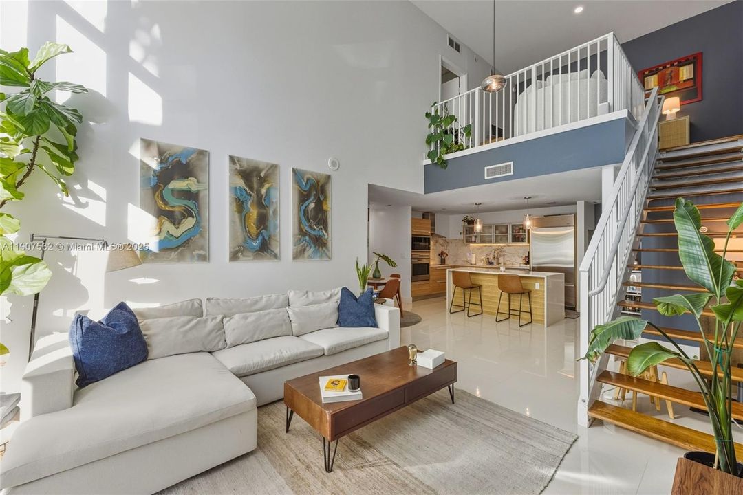 En Venta: $925,000 (2 camas, 2 baños, 1637 Pies cuadrados)