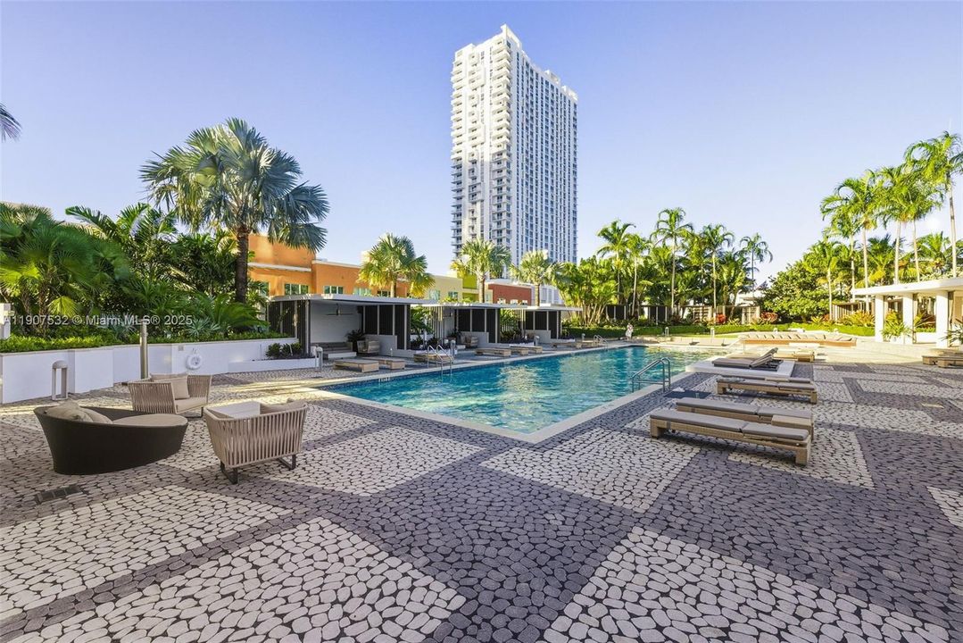 En Venta: $925,000 (2 camas, 2 baños, 1637 Pies cuadrados)