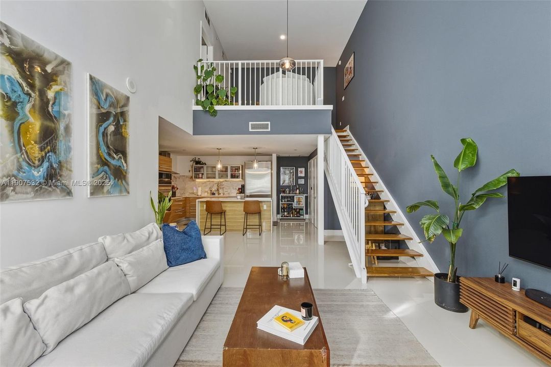 En Venta: $925,000 (2 camas, 2 baños, 1637 Pies cuadrados)