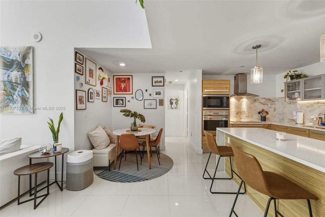 En Venta: $925,000 (2 camas, 2 baños, 1637 Pies cuadrados)