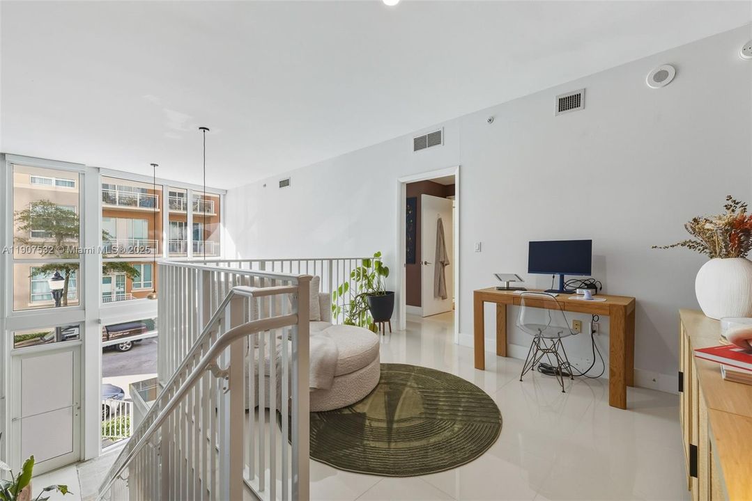 En Venta: $925,000 (2 camas, 2 baños, 1637 Pies cuadrados)