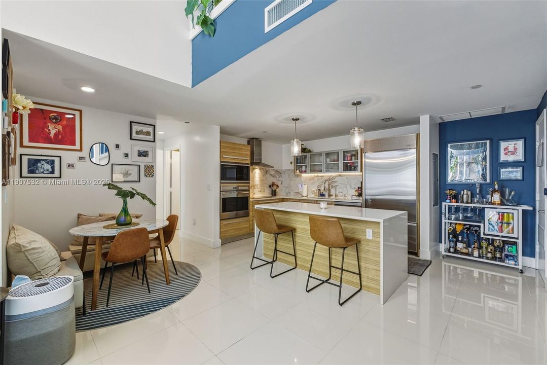 En Venta: $925,000 (2 camas, 2 baños, 1637 Pies cuadrados)