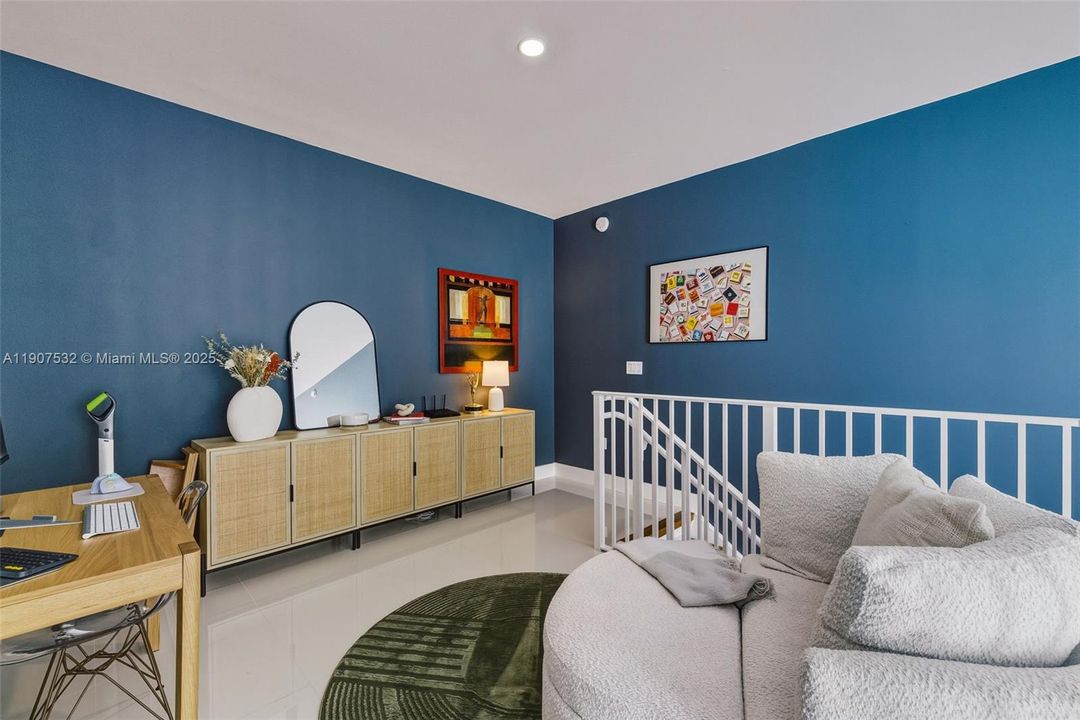 En Venta: $925,000 (2 camas, 2 baños, 1637 Pies cuadrados)