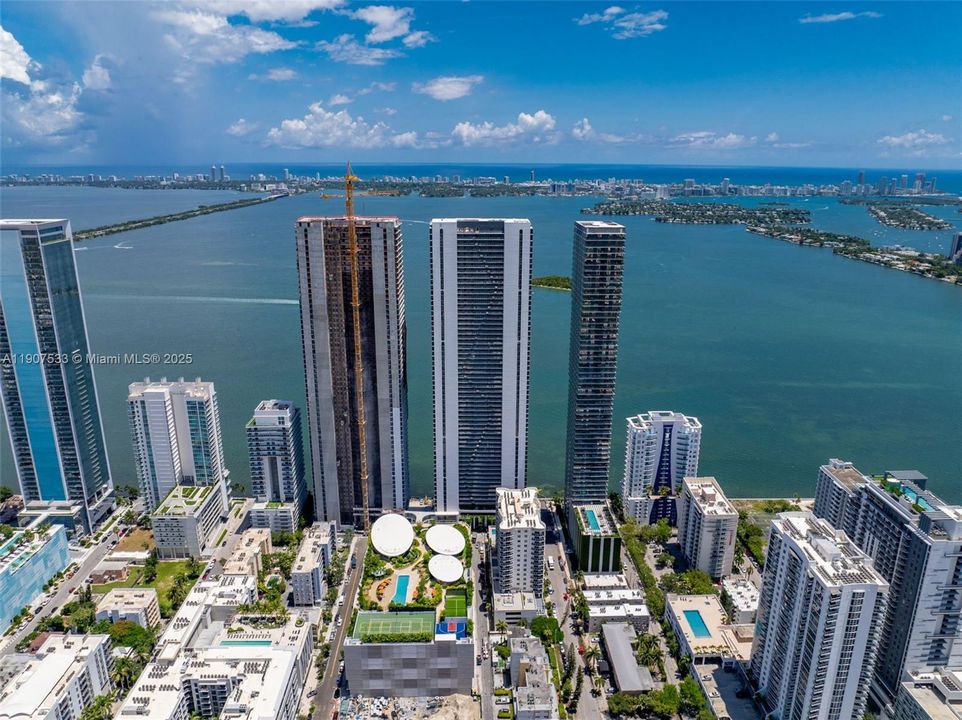 Active With Contract: $14,000 (4 beds, 5 baths, 2582 Square Feet)