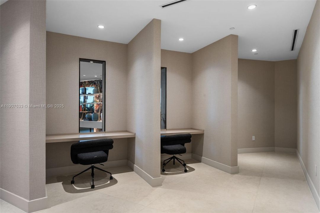 Active With Contract: $14,000 (4 beds, 5 baths, 2582 Square Feet)