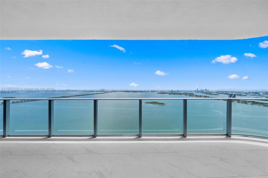 Active With Contract: $14,000 (4 beds, 5 baths, 2582 Square Feet)