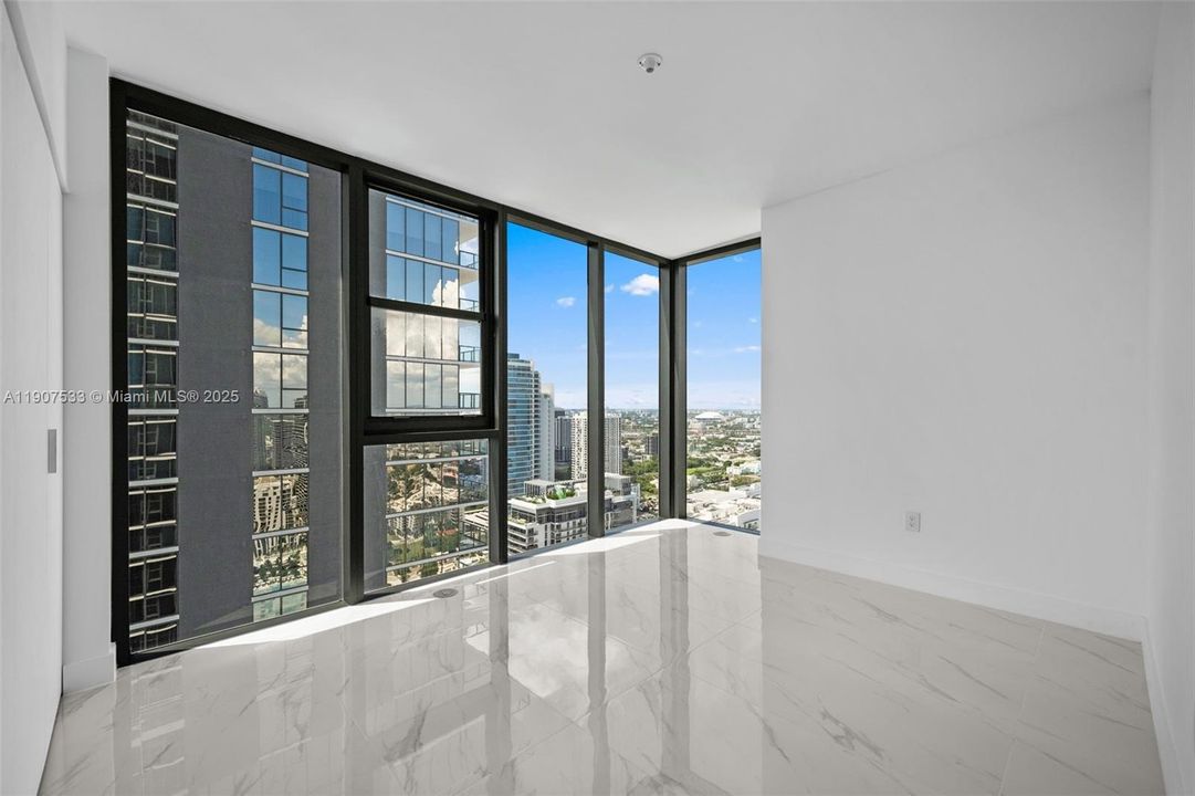 Active With Contract: $14,000 (4 beds, 5 baths, 2582 Square Feet)