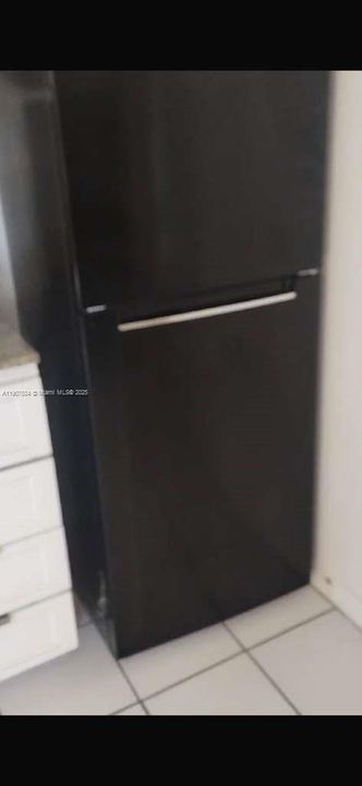 Active With Contract: $1,400 (1 beds, 1 baths, 1035 Square Feet)