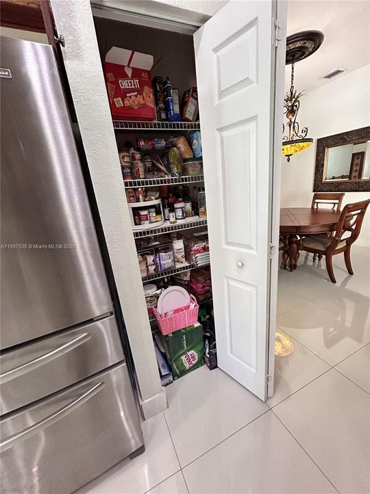 待售: $739,700 (4 贝兹, 2 浴室, 1932 平方英尺)