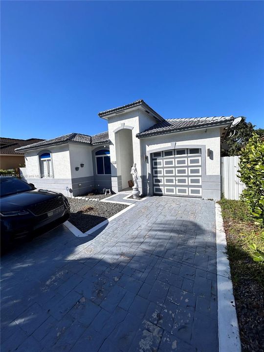 待售: $739,700 (4 贝兹, 2 浴室, 1932 平方英尺)