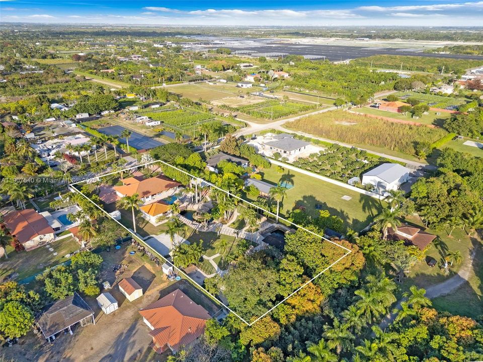 Active With Contract: $1,185,000 (4 beds, 4 baths, 2593 Square Feet)