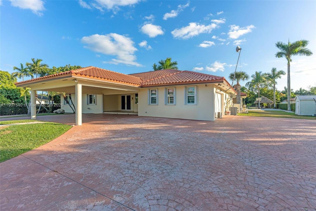 Active With Contract: $1,185,000 (4 beds, 4 baths, 2593 Square Feet)