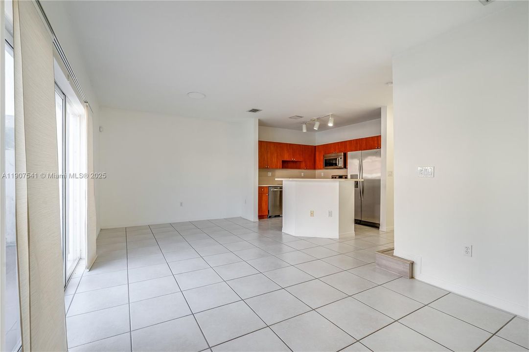 Activo con contrato: $2,500 (2 camas, 2 baños, 1313 Pies cuadrados)