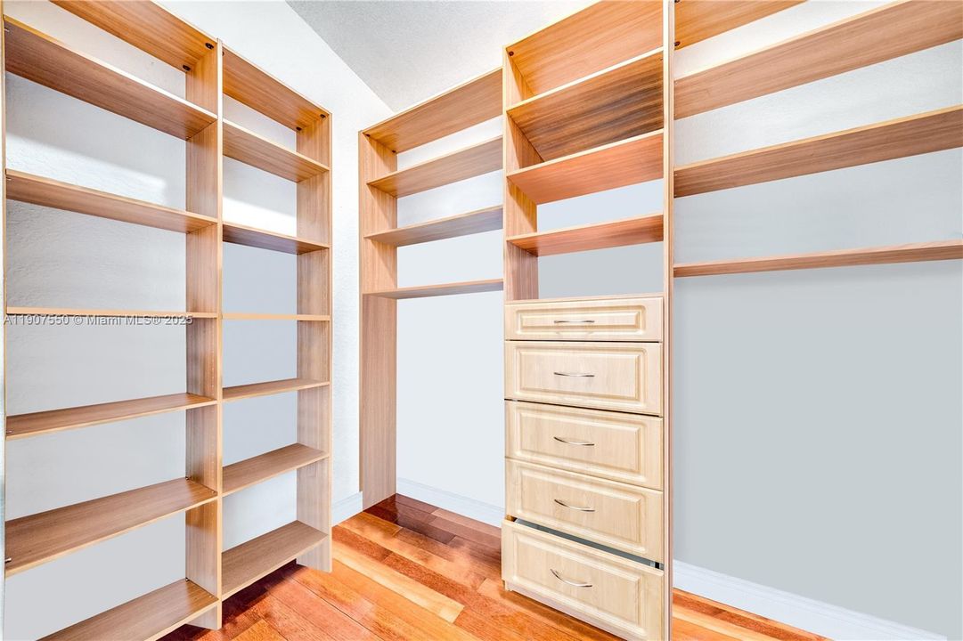 В аренду: $7,000 (3 спален, 2 ванн, 2514 Квадратных фут)