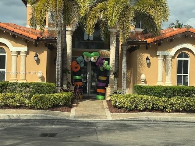 出租: $5,200 (4 贝兹, 4 浴室, 3243 平方英尺)