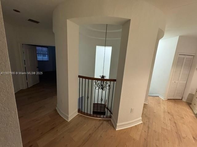 出租: $5,200 (4 贝兹, 4 浴室, 3243 平方英尺)