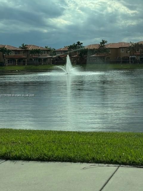 出租: $5,200 (4 贝兹, 4 浴室, 3243 平方英尺)