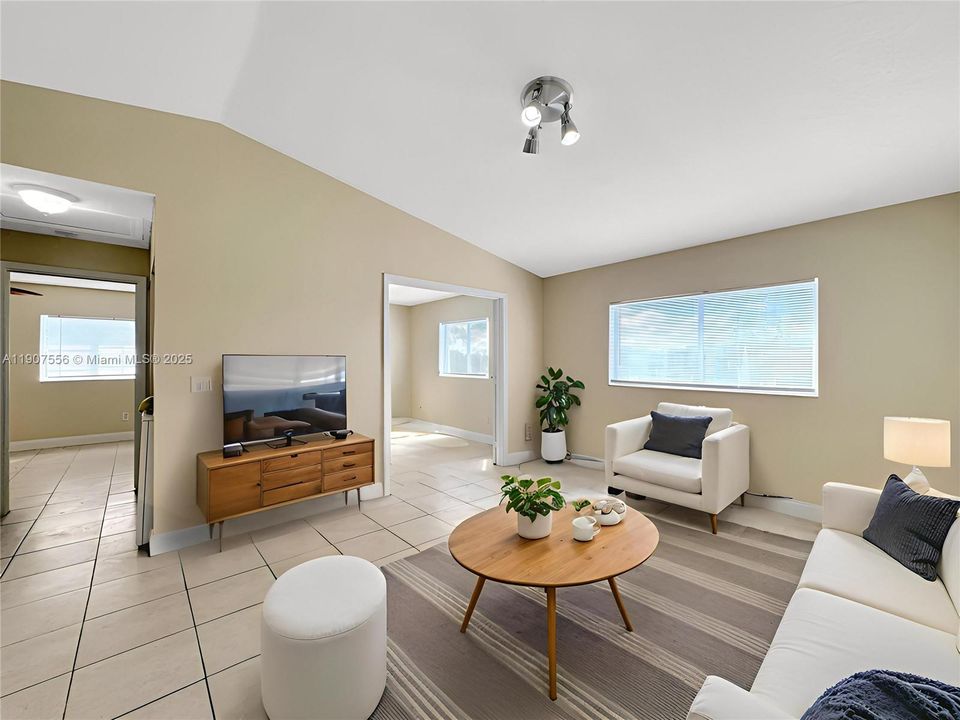 Active With Contract: $1,870 (2 beds, 1 baths, 850 Square Feet)