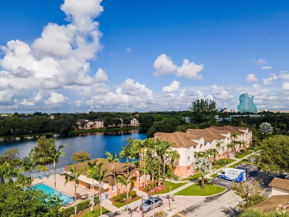 Active With Contract: $1,870 (2 beds, 1 baths, 850 Square Feet)