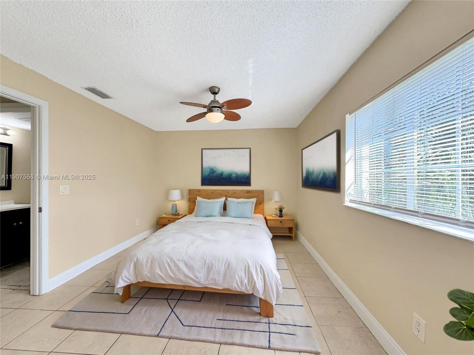Active With Contract: $1,870 (2 beds, 1 baths, 850 Square Feet)