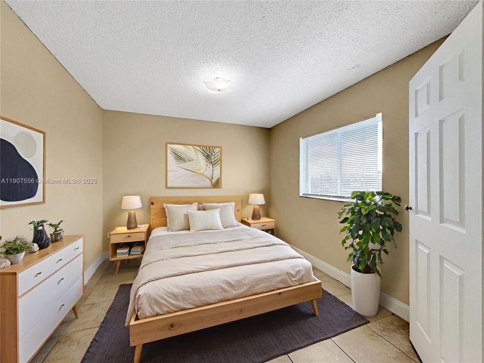 Active With Contract: $1,870 (2 beds, 1 baths, 850 Square Feet)