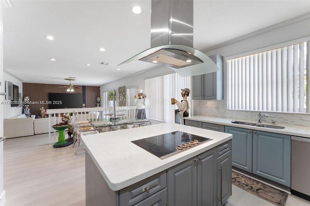 待售: $1,070,000 (6 贝兹, 4 浴室, 4432 平方英尺)