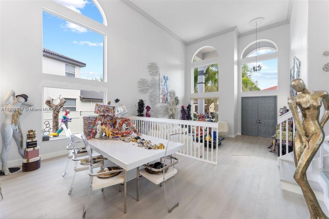 待售: $1,070,000 (6 贝兹, 4 浴室, 4432 平方英尺)