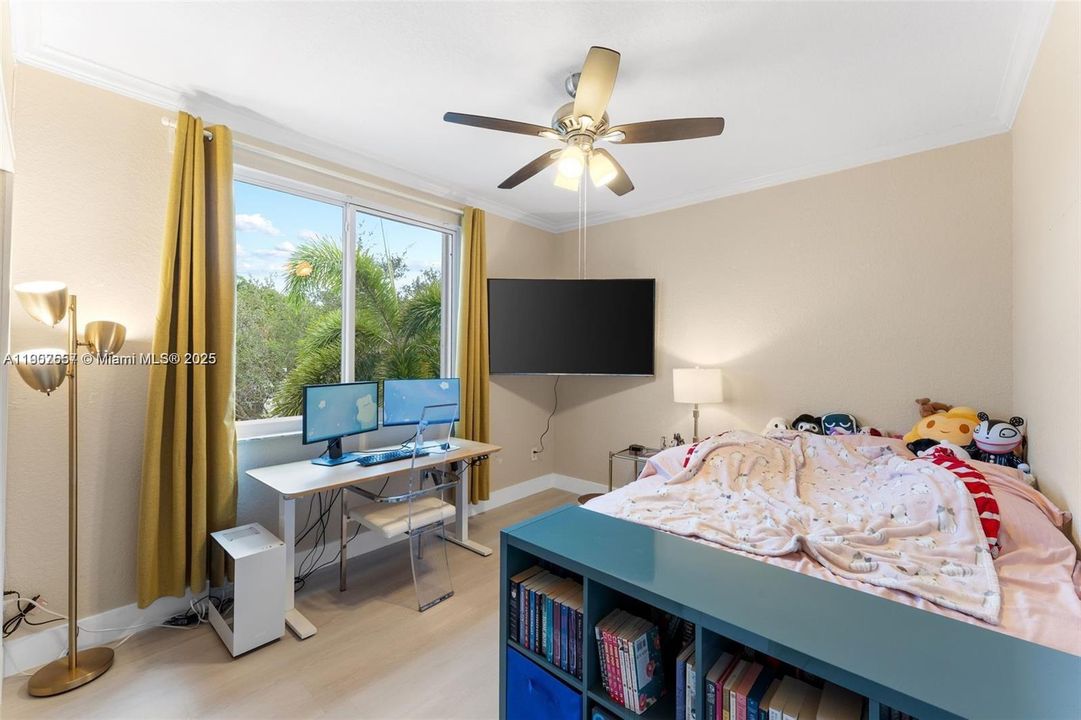 待售: $1,070,000 (6 贝兹, 4 浴室, 4432 平方英尺)