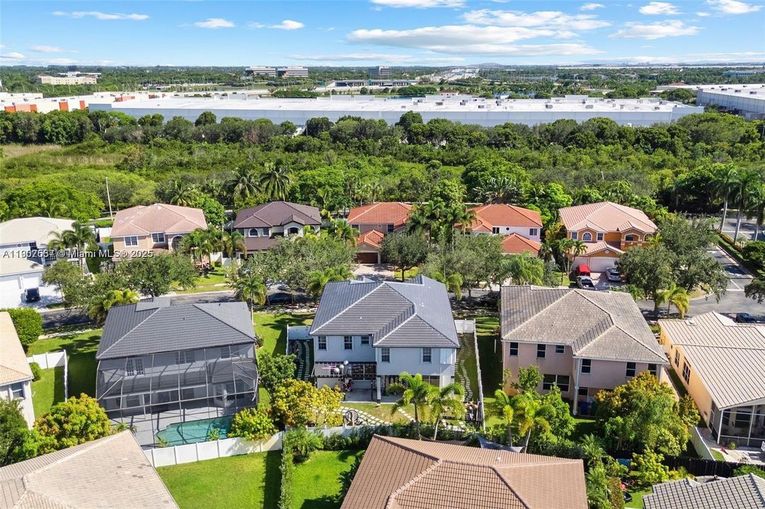 待售: $1,070,000 (6 贝兹, 4 浴室, 4432 平方英尺)