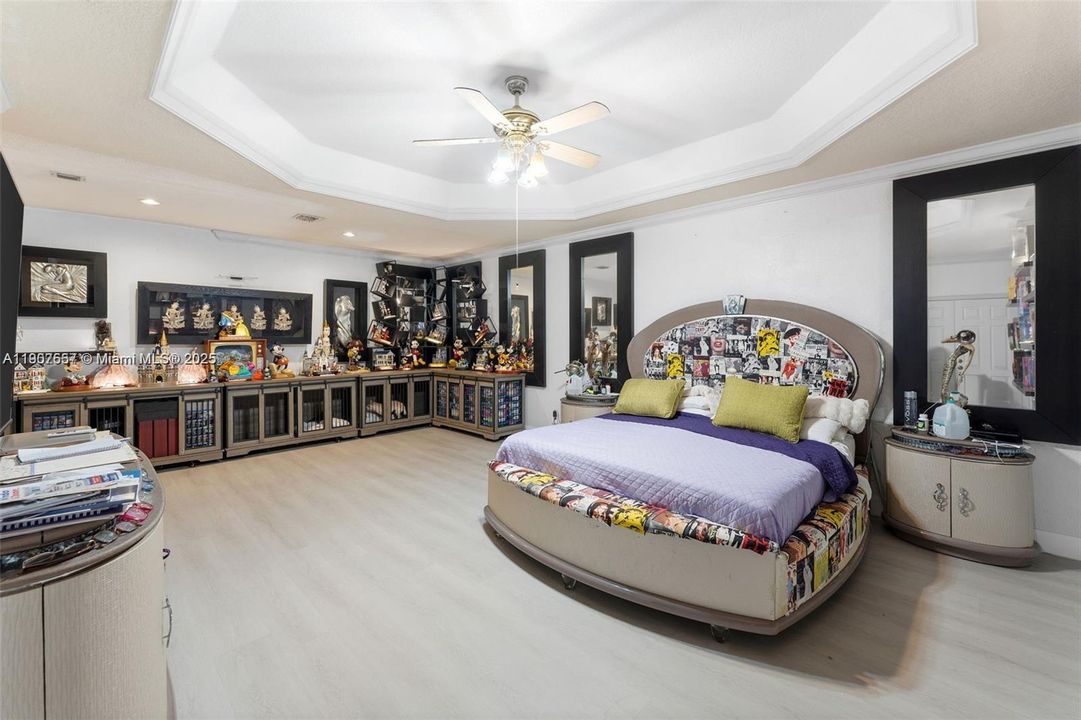 待售: $1,070,000 (6 贝兹, 4 浴室, 4432 平方英尺)