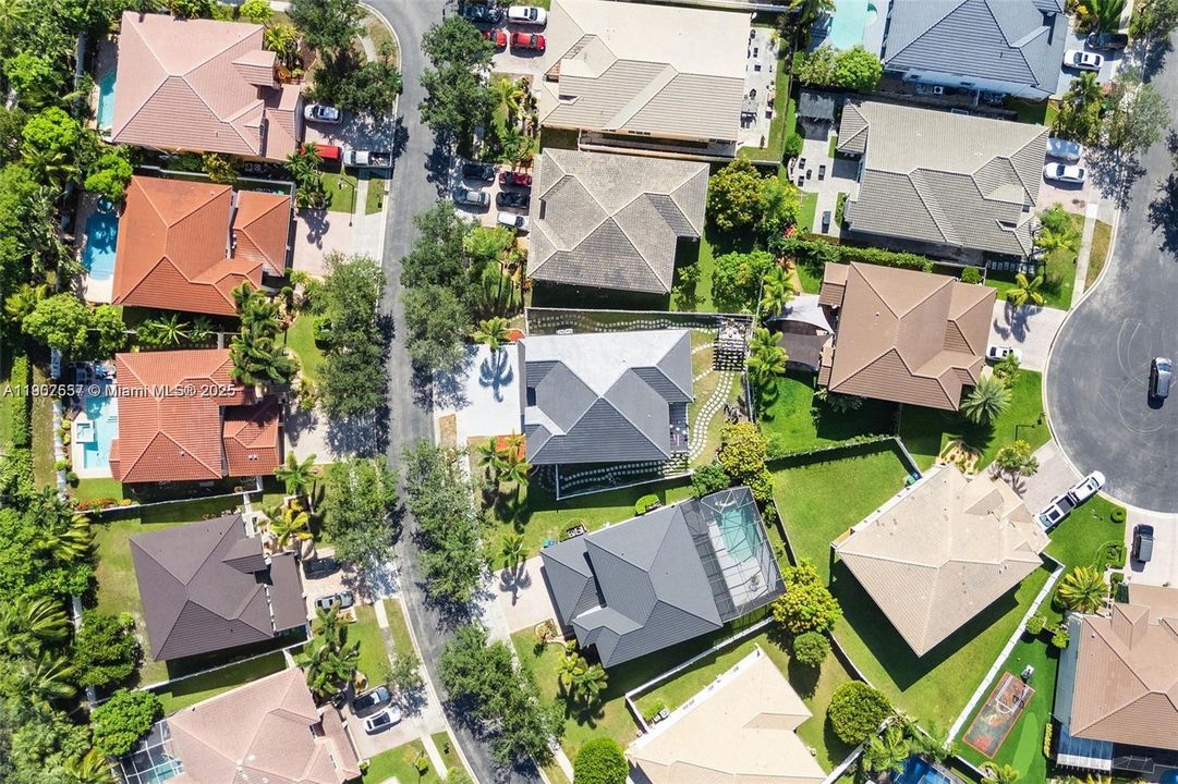 待售: $1,070,000 (6 贝兹, 4 浴室, 4432 平方英尺)