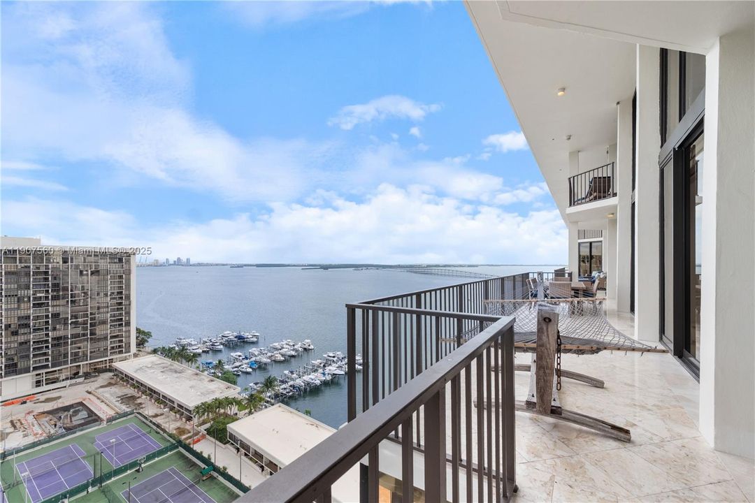 For Sale: $3,999,999 (5 beds, 5 baths, 5430 Square Feet)