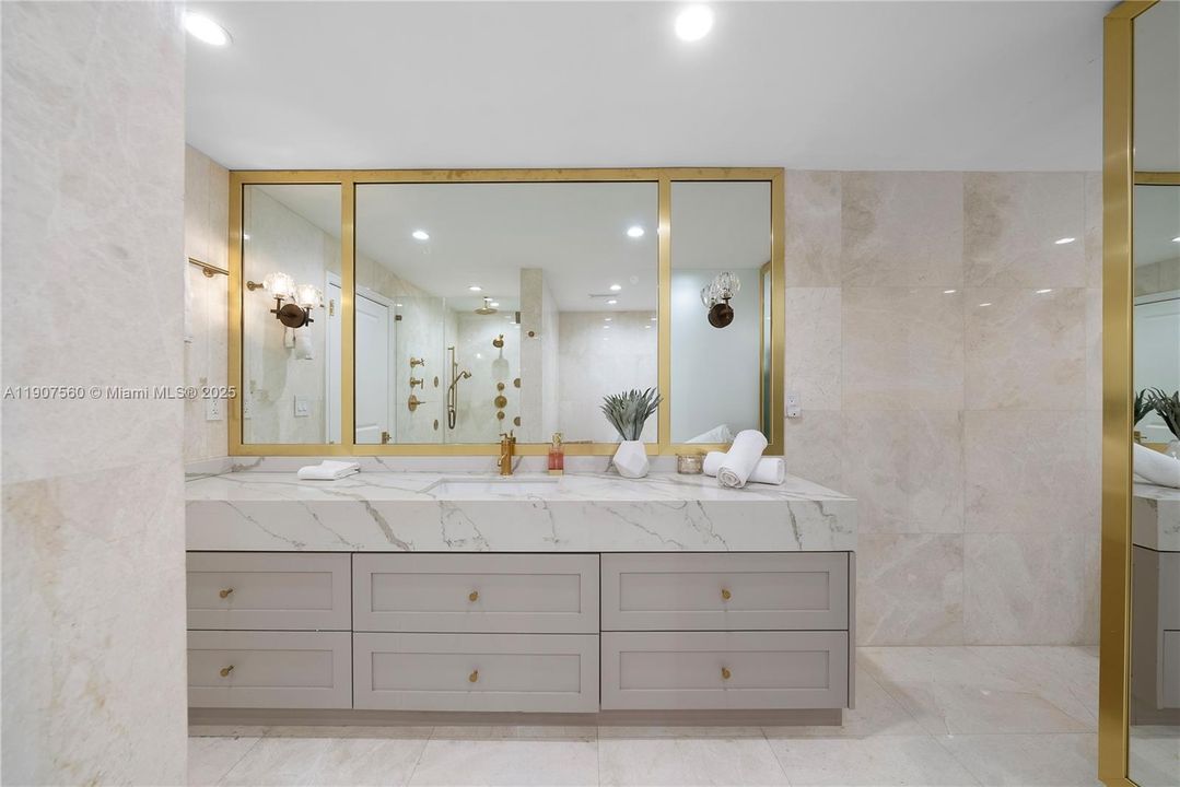 For Sale: $3,999,999 (5 beds, 5 baths, 5430 Square Feet)